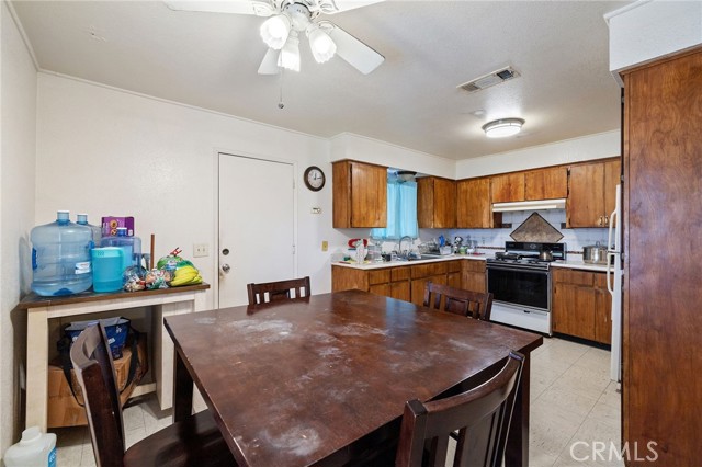 Detail Gallery Image 6 of 20 For 803 Gomes Dr, Firebaugh,  CA 93622 - 3 Beds | 2 Baths