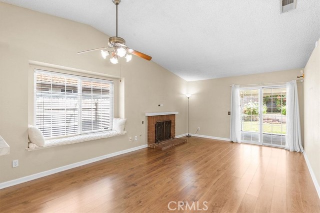 Detail Gallery Image 4 of 20 For 1866 Overland St, Colton,  CA 92324 - 2 Beds | 1 Baths
