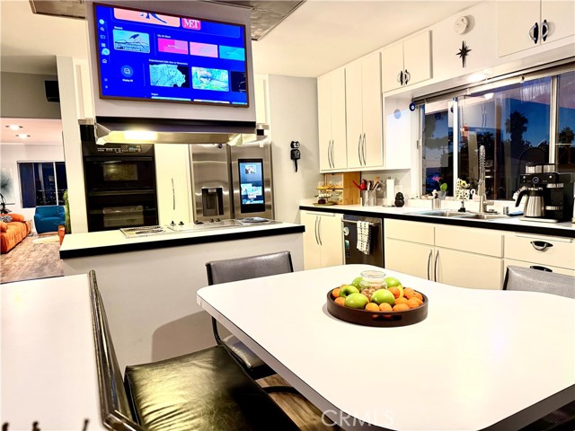 Detail Gallery Image 2 of 30 For 11759 S Circle, Whittier,  CA 90601 - 3 Beds | 2/1 Baths