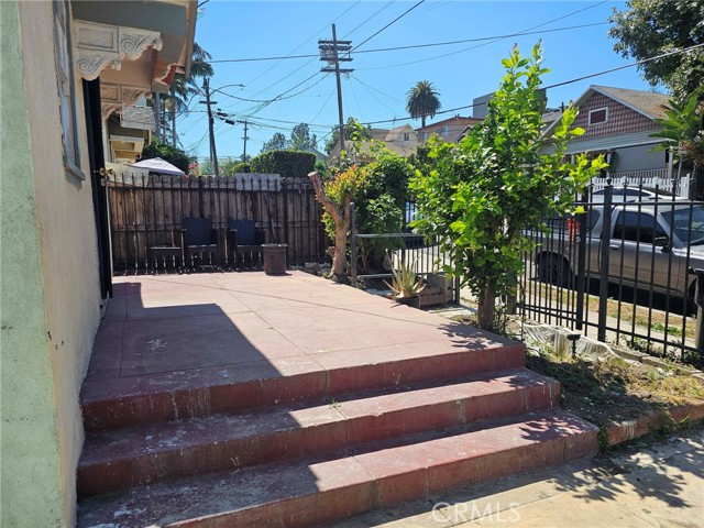 224 N Bixel, Los Angeles CA: https://media.crmls.org/medias/3fe0674d-90be-4117-9670-67b0d76116a8.jpg