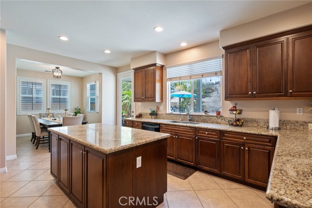 40924 Diana Lane, Lake Elsinore CA: https://media.crmls.org/medias/3fe133b3-be81-48dd-b9ba-2562cb002153.jpg