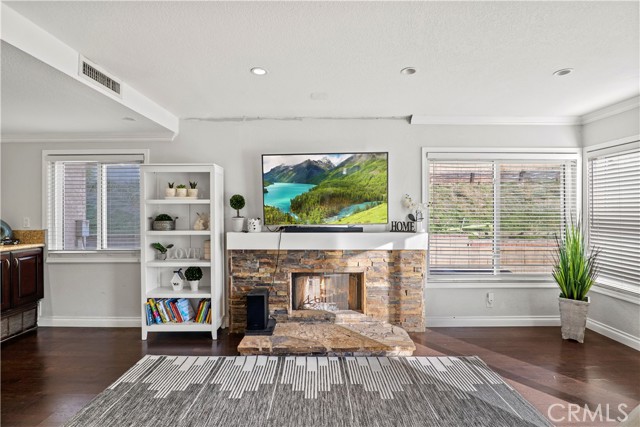 15854 Yarnell Street photo 3