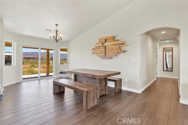 Detail Gallery Image 12 of 52 For 23661 Laurel, Apple Valley,  CA 92308 - 4 Beds | 3 Baths