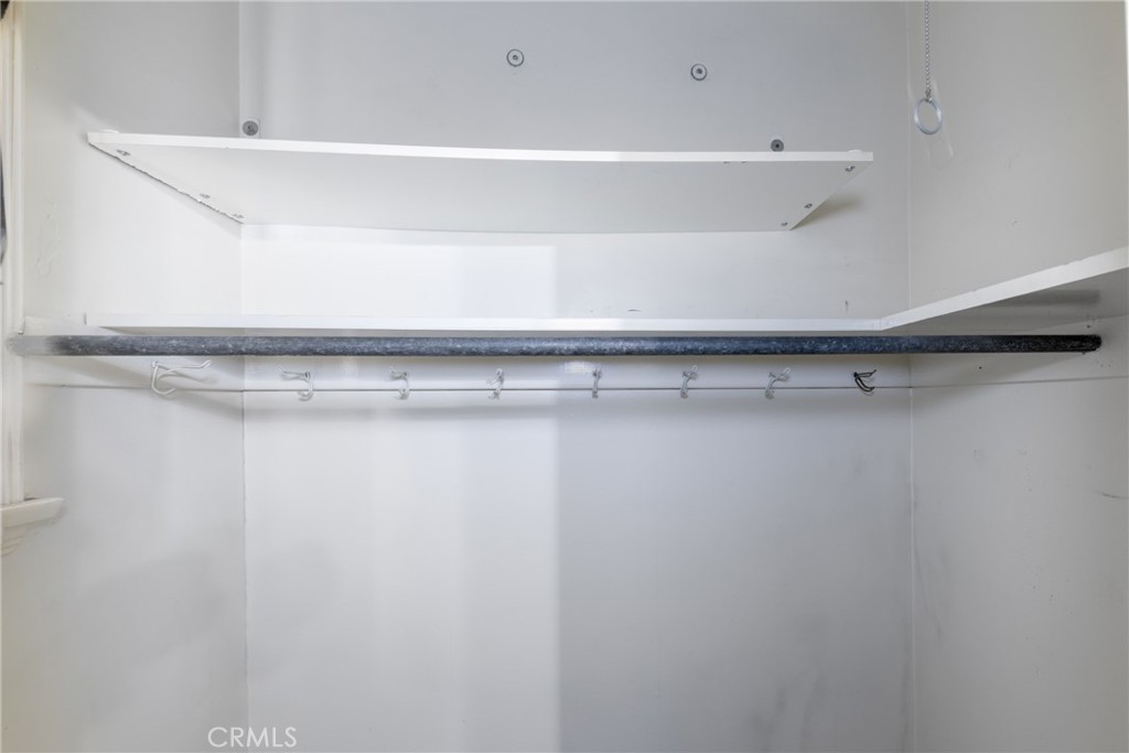 https://media.crmls.org/medias/3fe2f856-e047-44da-a5b3-3a88ad094c52.jpg?preset=X-Large