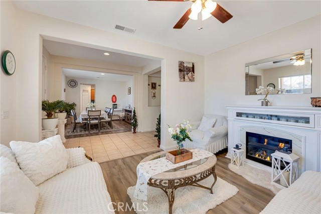 Detail Gallery Image 8 of 34 For 977 Saltbush, Hemet,  CA 92545 - 5 Beds | 2/1 Baths