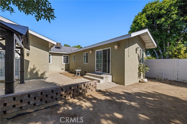 7027 Shoshone Avenue, Van Nuys CA: https://media.crmls.org/medias/3fe34656-5027-4622-8d68-b14912a6730b.jpg