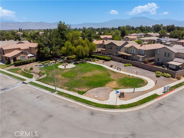 Image 24 of 36 For 1387 Veronica Trail