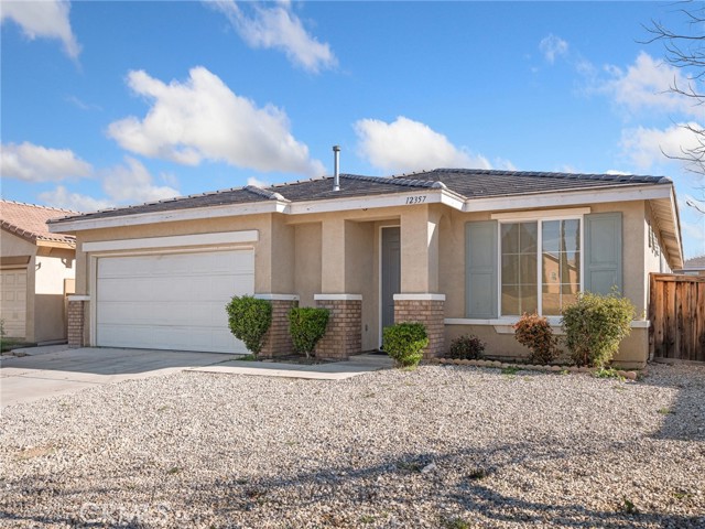 Detail Gallery Image 3 of 35 For 12357 Luna, Victorville,  CA 92392 - 4 Beds | 2 Baths