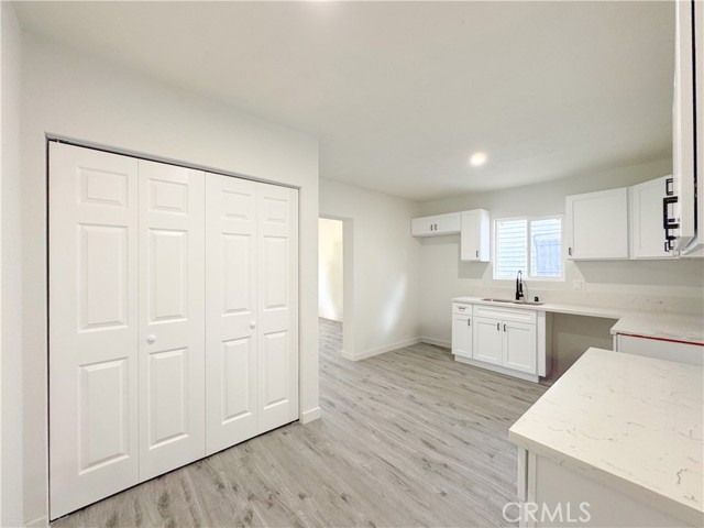 127 E 65th Street, Los Angeles CA: https://media.crmls.org/medias/3fe48d03-10ac-4742-b2b1-1a9ed06136f1.jpg