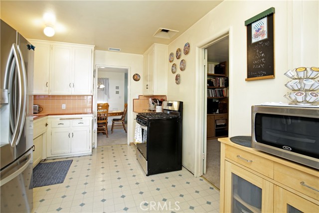 Detail Gallery Image 12 of 31 For 661 N Redding Way, Upland,  CA 91786 - 3 Beds | 1 Baths