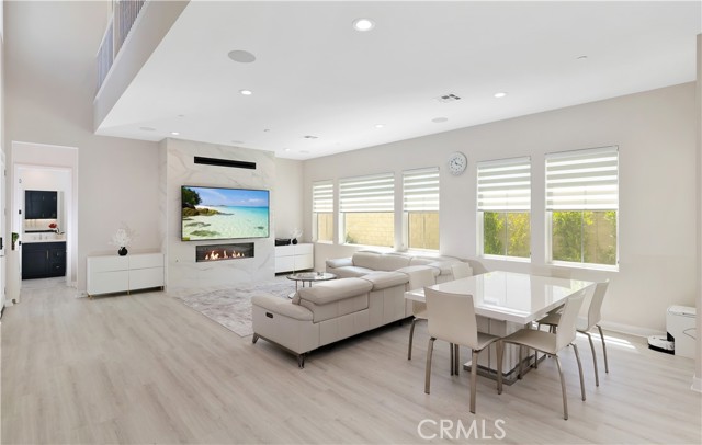 230 Holliston, Lake Forest CA: https://media.crmls.org/medias/3fe54ef7-5b5a-409e-b844-c335d2fe8782.jpg