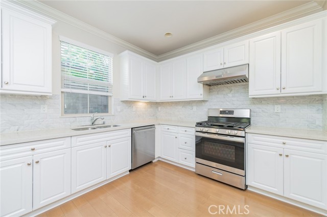 Detail Gallery Image 9 of 29 For 183 Bright Poppy, Irvine,  CA 92618 - 4 Beds | 3 Baths