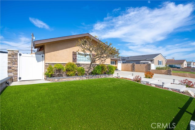 Image 2 of 43 For 4611 Myra  