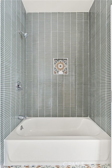 Detail Gallery Image 34 of 52 For 1251 Leighton Ave #1251,  Los Angeles,  CA 90037 - 5 Beds | 2 Baths