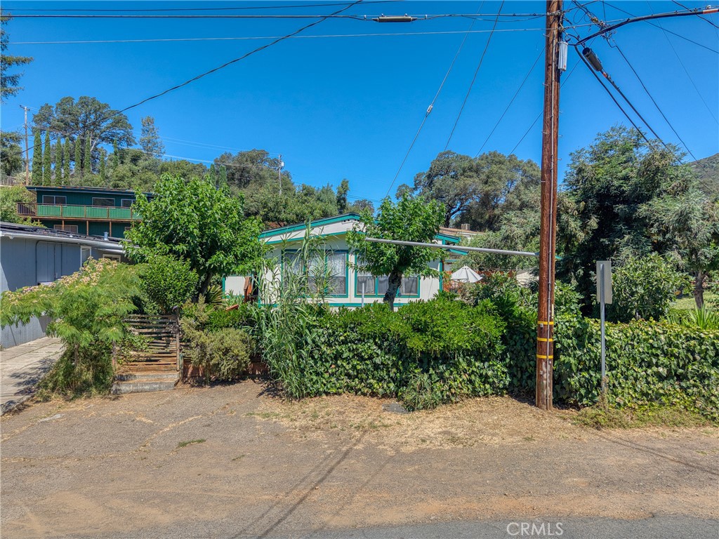 https://media.crmls.org/medias/3fe83ee6-69ab-47e4-850d-d004747d7264.jpg?preset=X-Large