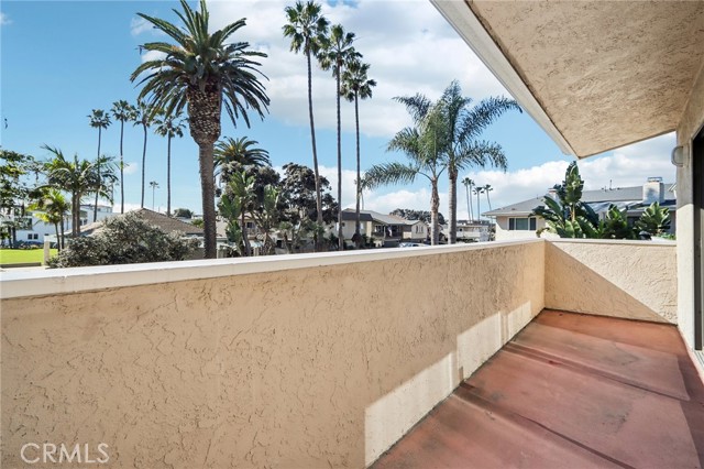 Detail Gallery Image 35 of 47 For 4453 W Coast, Newport Beach,  CA 92663 - 3 Beds | 2/1 Baths
