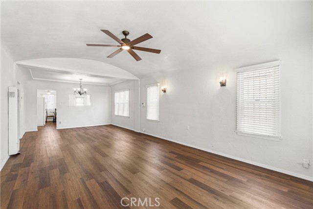 Detail Gallery Image 7 of 24 For 2027 W 70th St, Los Angeles,  CA 90047 - 3 Beds | 2 Baths
