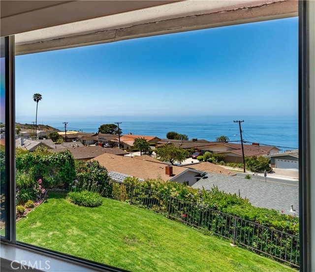 30715 Rue De La Pierre, Rancho Palos Verdes CA: https://media.crmls.org/medias/3fe94d06-4427-402f-8238-aadc9f20abb8.jpg