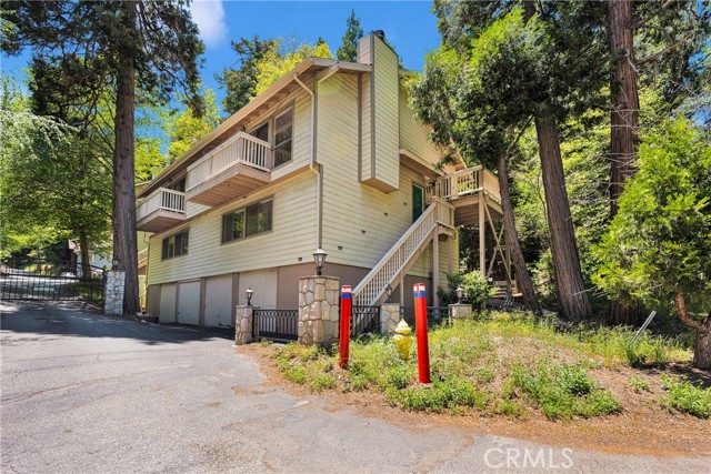 101 Rockledge Lane, Lake Arrowhead CA: https://media.crmls.org/medias/3fe95aa0-c7e4-4b45-8f8c-bd8fbca30e2f.jpg