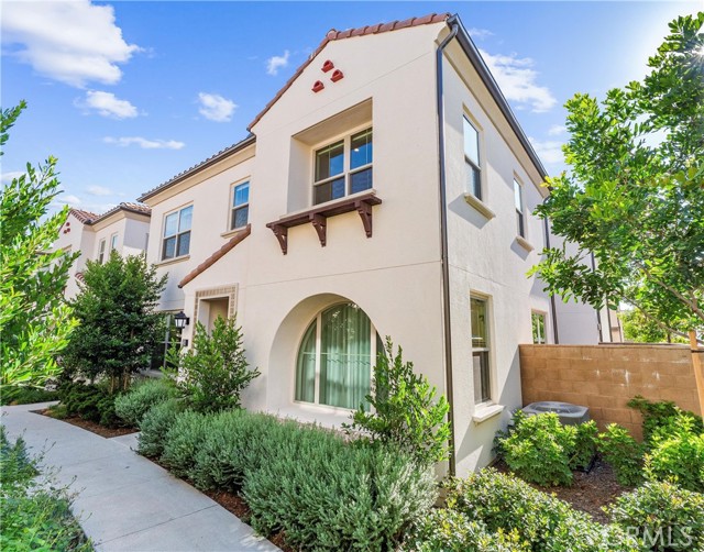 136 Newburry, Irvine CA: https://media.crmls.org/medias/3fe982ff-55d0-4795-b9a6-24018a00bea2.jpg