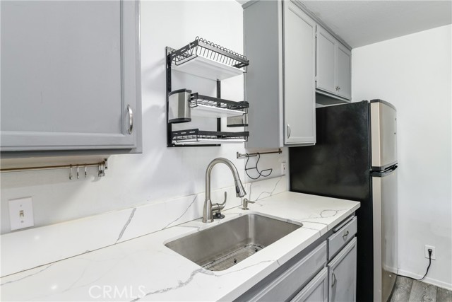 Detail Gallery Image 7 of 21 For 10636 Woodley Ave #23,  Granada Hills,  CA 91344 - 3 Beds | 2 Baths