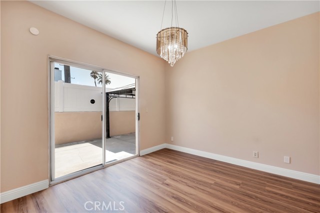 Detail Gallery Image 7 of 38 For 19017 Gault St #103,  Reseda,  CA 91335 - 3 Beds | 3 Baths