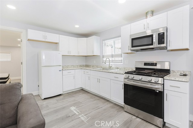 Detail Gallery Image 7 of 19 For 8407 Terhune, Sun Valley,  CA 91352 - 1 Beds | 1 Baths