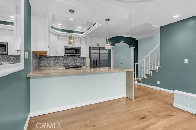 Detail Gallery Image 2 of 40 For 6314 Marina Pacifica, Long Beach,  CA 90803 - 2 Beds | 2 Baths