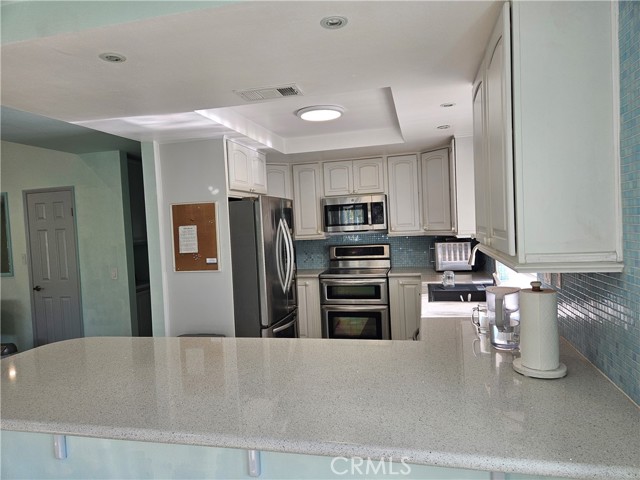 221 Hazelridge Court photo 4
