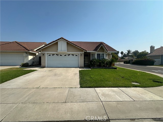Detail Gallery Image 1 of 11 For 122 Plymoth, San Bernardino,  CA 92408 - 4 Beds | 2 Baths