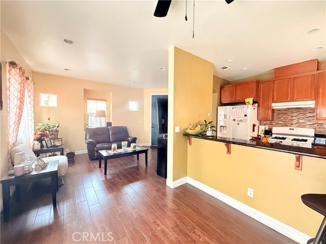 7163 Watcher Street, Commerce CA: https://media.crmls.org/medias/3feb70ad-980f-4aee-aeaa-4bbe21649ac1.jpg