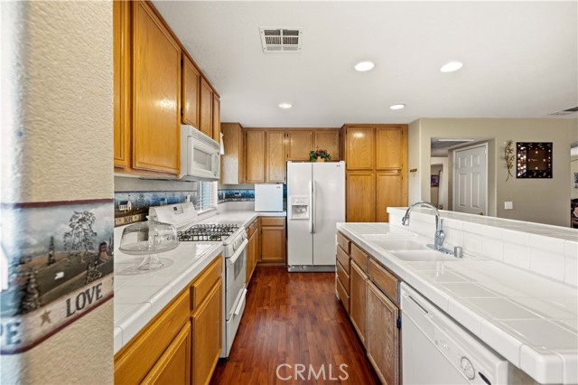 Detail Gallery Image 22 of 43 For 1549 Thomas Dr, Lancaster,  CA 93535 - 4 Beds | 3 Baths