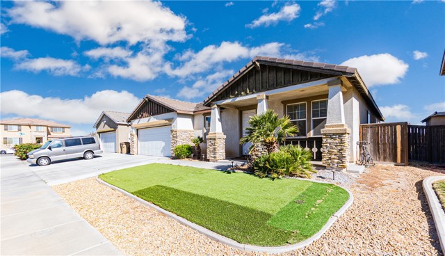 Detail Gallery Image 2 of 23 For 12936 Tehachapi, Hesperia,  CA 92344 - 4 Beds | 2 Baths