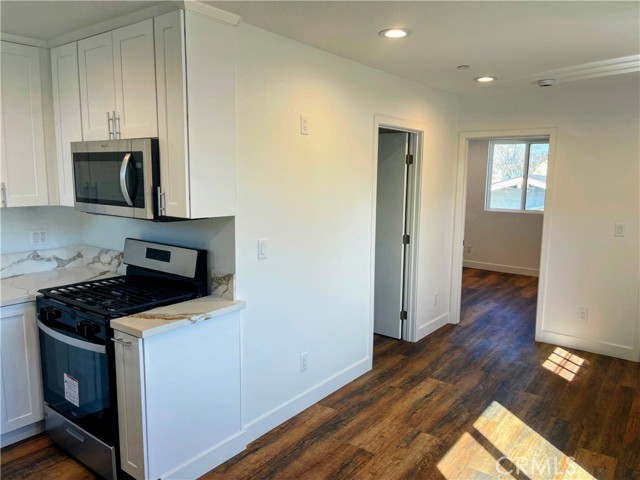 Detail Gallery Image 7 of 15 For 1809 S Gramercy Place, Los Angeles,  CA 90019 - 1 Beds | 1 Baths
