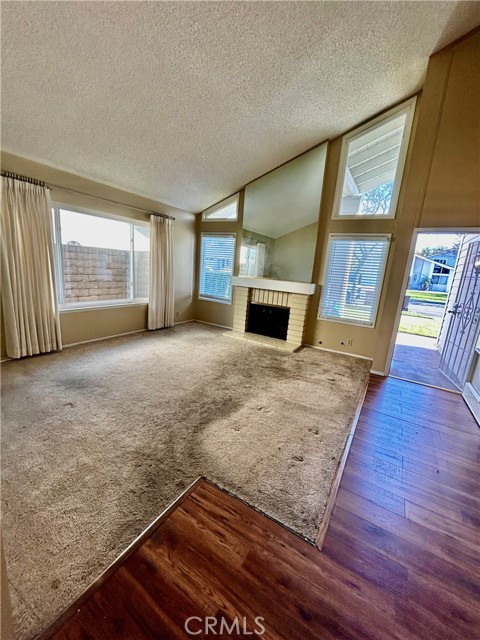 Detail Gallery Image 4 of 21 For 5941 E Camino Correr, Anaheim,  CA 92807 - 3 Beds | 2 Baths