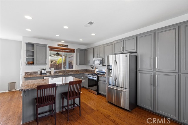 Detail Gallery Image 4 of 45 For 29864 Warm Sands Drive, Menifee,  CA 92584 - 4 Beds | 3 Baths