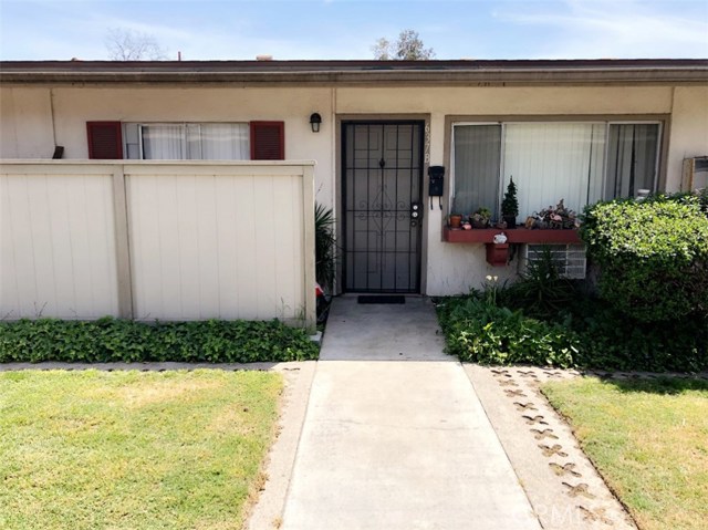 637 W 6Th St #B, Tustin, CA 92780