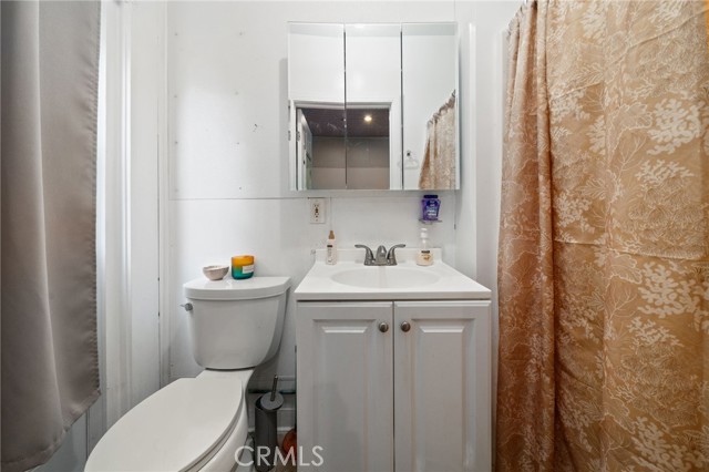 Detail Gallery Image 14 of 29 For 5942 Fidler, Lakewood,  CA 90712 - 4 Beds | 4 Baths