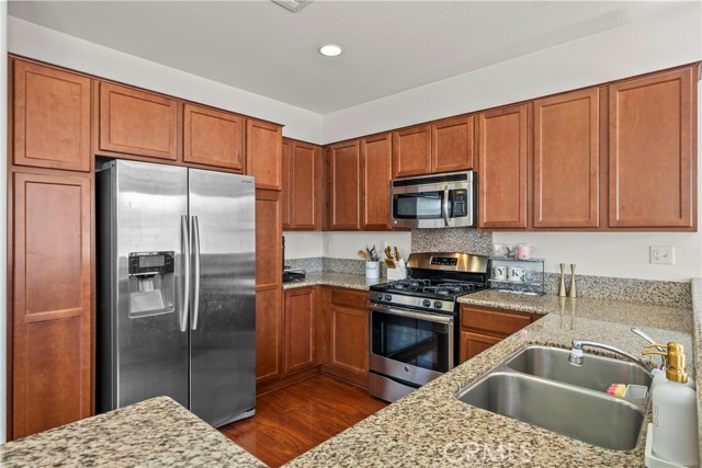 Detail Gallery Image 4 of 36 For 9703 Pine Orchard St, Arleta,  CA 91331 - 4 Beds | 3 Baths