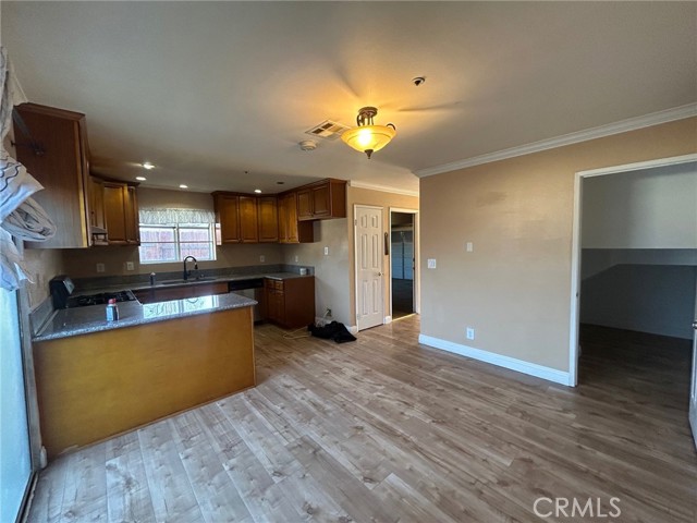 Detail Gallery Image 4 of 15 For 12021 Elliott, El Monte,  CA 91732 - 4 Beds | 2/1 Baths