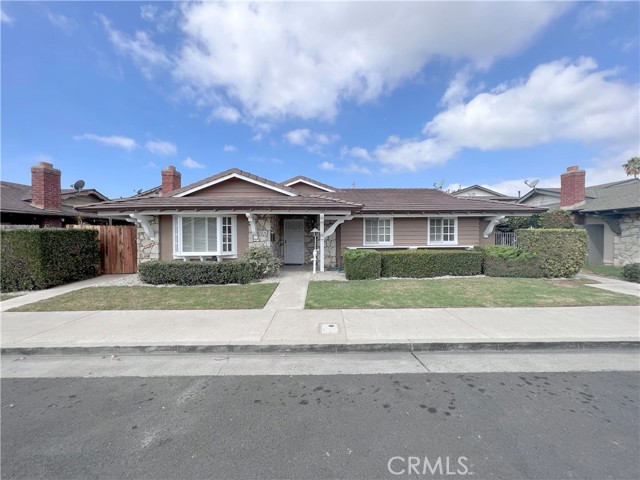 16621 Bartlett Ln, Huntington Beach, CA 92647