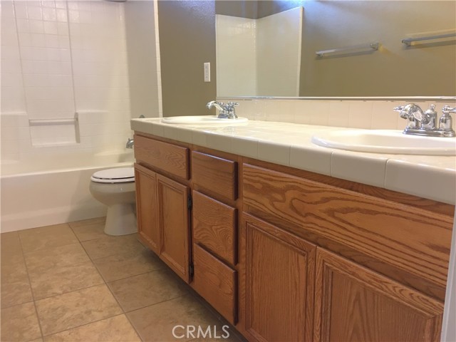 Detail Gallery Image 14 of 20 For 15213 Hawk, Fontana,  CA 92336 - 3 Beds | 2/1 Baths