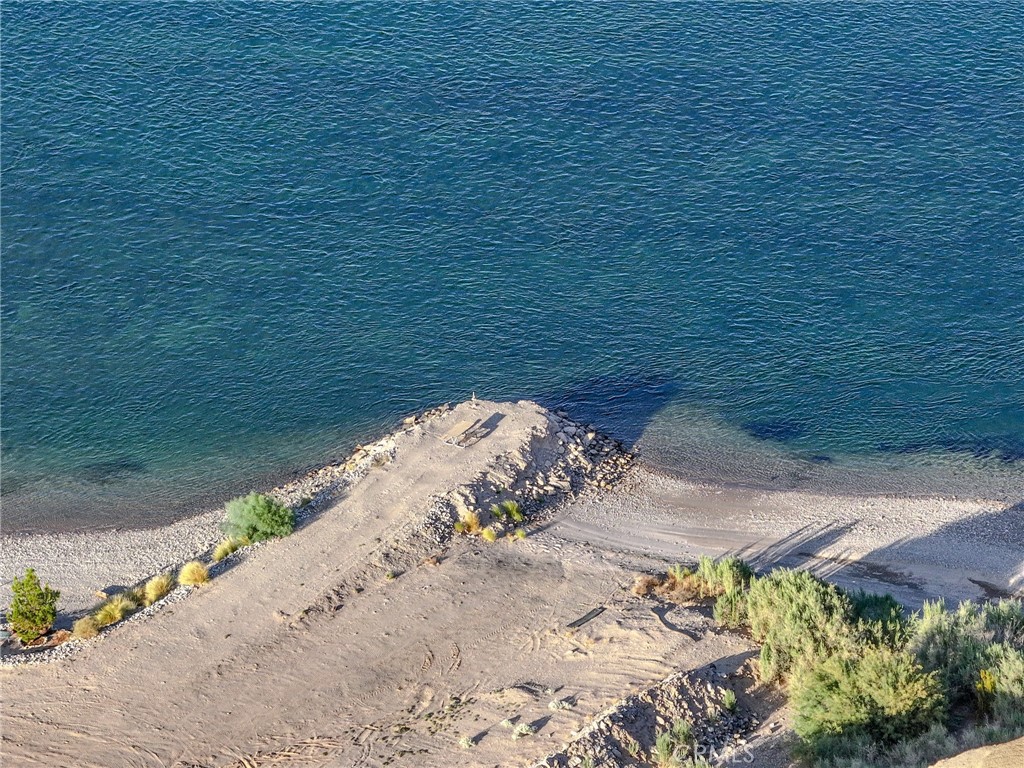 https://media.crmls.org/medias/3fefbb30-cbf9-40d6-a5f7-93bb7e07cfb0.jpg?preset=X-Large