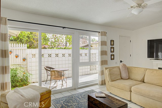 Detail Gallery Image 4 of 16 For 763 Calle Aragon, Laguna Woods,  CA 92637 - 2 Beds | 1/1 Baths