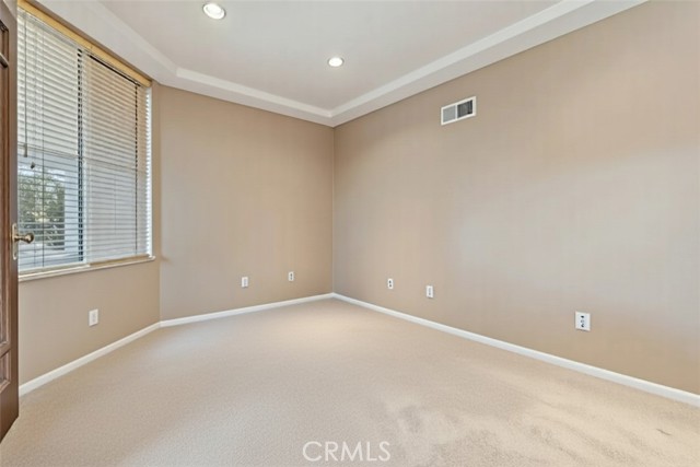 Detail Gallery Image 19 of 46 For 14218 Yellowstone Ln, Canyon Country,  CA 91387 - 6 Beds | 4 Baths