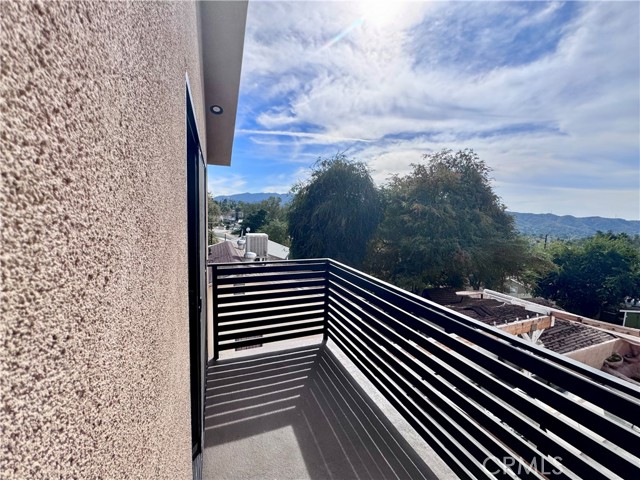 Detail Gallery Image 25 of 31 For 10787 Las Lunitas Ave, Tujunga,  CA 91042 - 2 Beds | 2 Baths