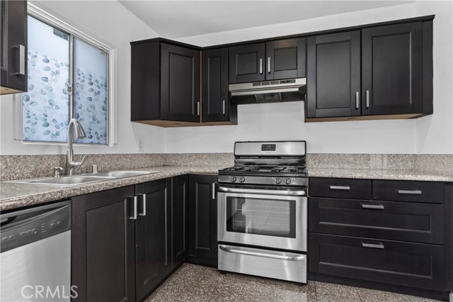 Detail Gallery Image 12 of 25 For 6228 Lemon, Long Beach,  CA 90805 - 4 Beds | 3 Baths