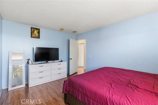 Detail Gallery Image 20 of 28 For 11545 Honeyglen, Pacoima,  CA 91331 - 3 Beds | 3 Baths