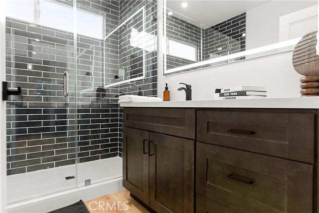 Detail Gallery Image 2 of 45 For 925 E 65th St, Inglewood,  CA 90302 - 2 Beds | 2 Baths