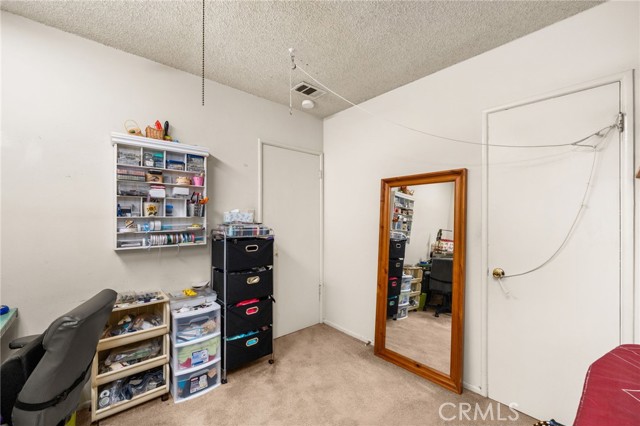 1320 W Flora Street, Ontario CA: https://media.crmls.org/medias/3ff468bb-0b39-4f58-a87f-88cf9f10d3cc.jpg